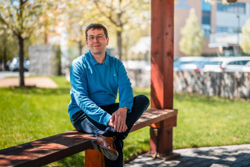 <p><strong>CEITEC/Jakub Rozboud: </strong>More Data, Less Understanding: An XPS Case Study </p>