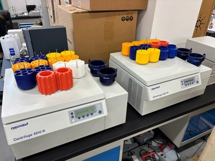Eppendorf 5810R Benchtop Centrifuge with Rotor (Tested)