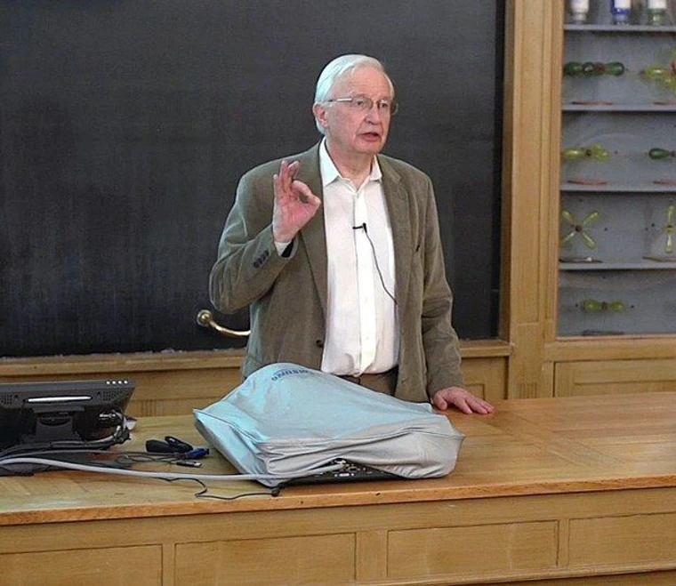 Faculty of Science, Charles University: prof. J.M Lehn, University Strasbourg: "From Supramolecular Chemistry Towards Adaptive Chemistry."