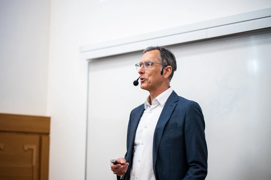 <p><strong>IOCB Prague/Tomáš Belloň: </strong>From daily pills to one injection a year. HIV prevention pioneers visit IOCB Prague</p>