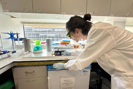 Becoming an Expert: Using Raman spectroscopy to analyse vaping ‘e-liquids’